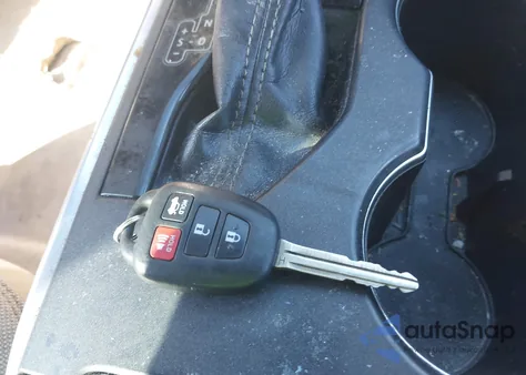 2015 Toyota Camry Le z USA, uszkodzony, nr VIN 4T1BF1FK2FU485034